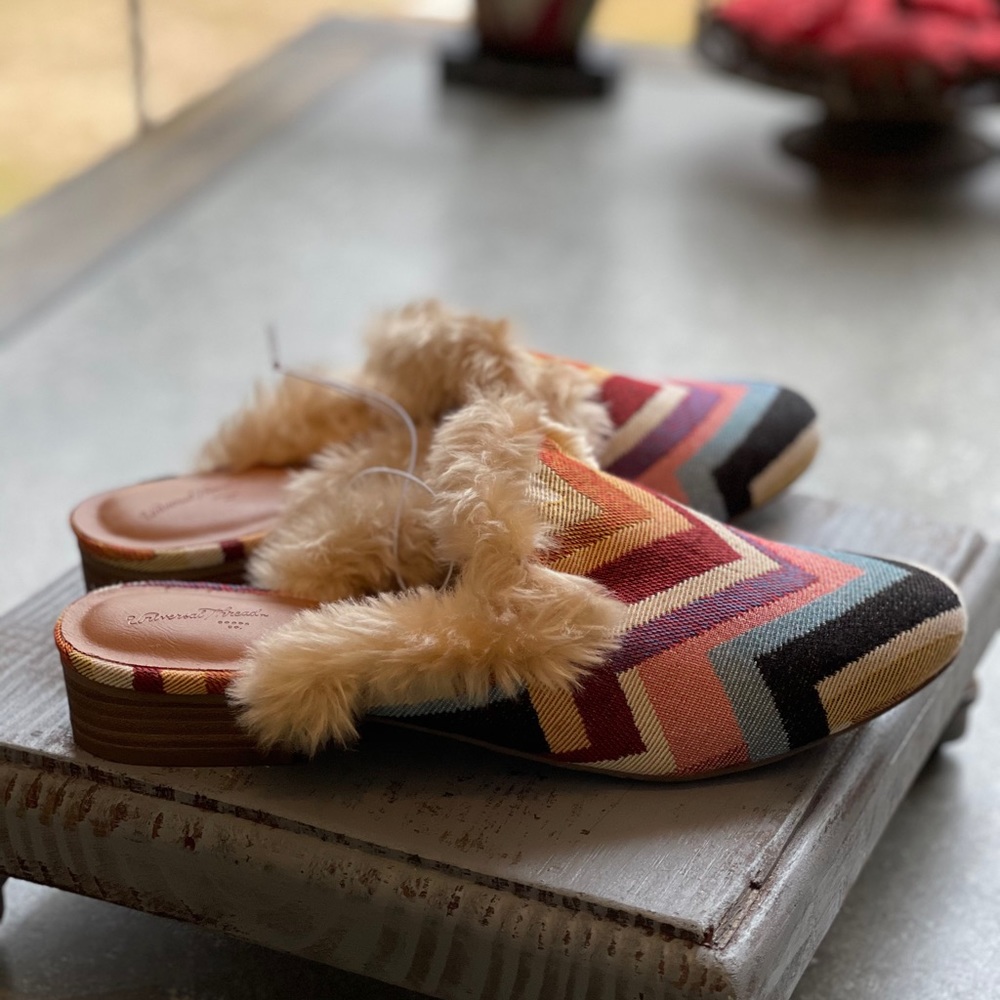 Universal Threads - image 2